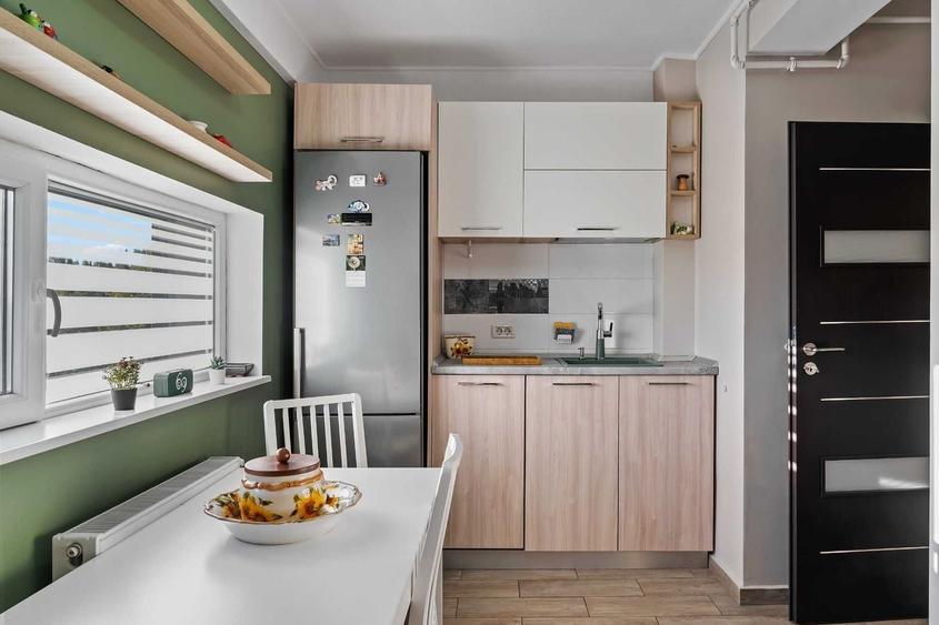 Apartament cu 3 camere decomandat, mobilat în Berceni