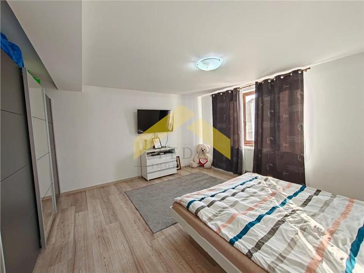 Casă individuală cu 4 camere cu Teren 1312 Mp în Sânpaul