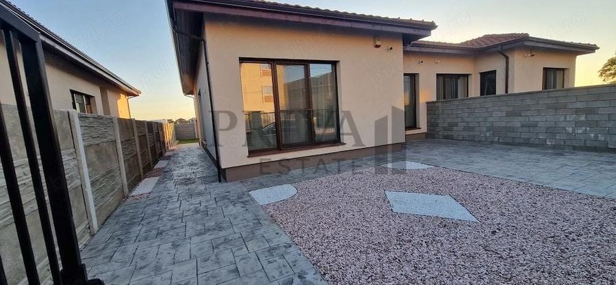 Duplex cu 4 camere cu Canalizare în Dumbrăvița