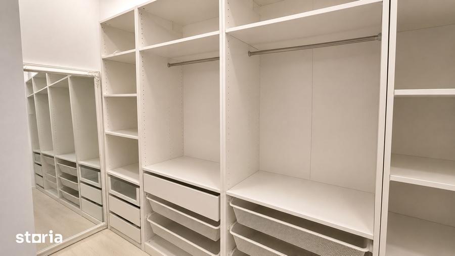Apartament cu 4 camere în Tractorul