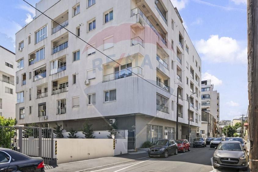Spațiu comercial, de 140.30000305176 mp, în Centrul Civic