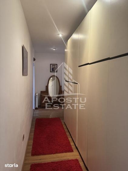 Casă cu 7 camere cu Teren 1752 Mp în Ghiroda
