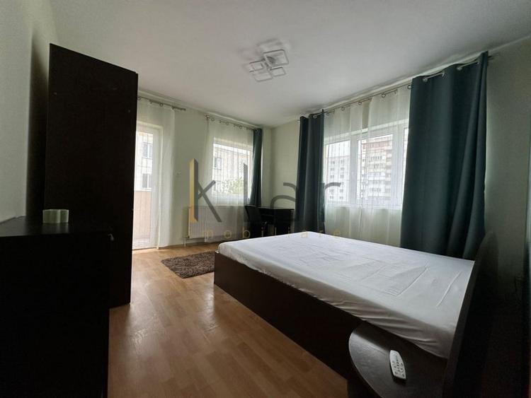 Apartament cu 3 camere semidecomandat, mobilat în Central
