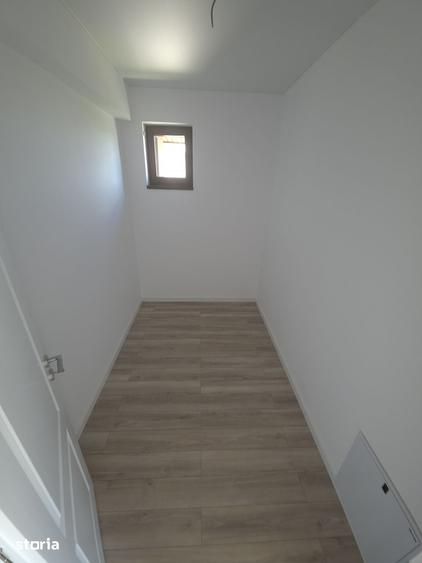 Casă cu 4 camere cu Teren 300 Mp în Domnești