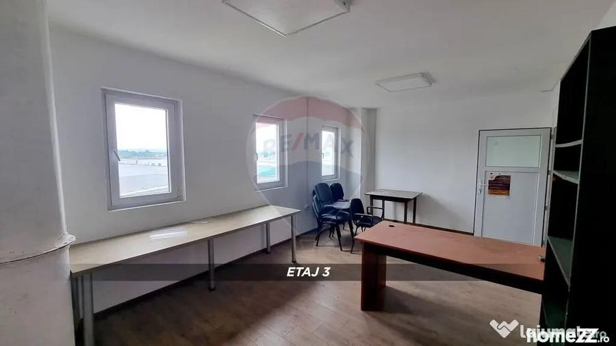 Spațiu comercial, de 600 mp, în Central