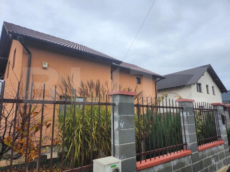 Casă cu 4 camere cu Teren 560 Mp în Central