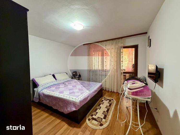 Casă cu 4 camere cu Teren 720 Mp în Vânători