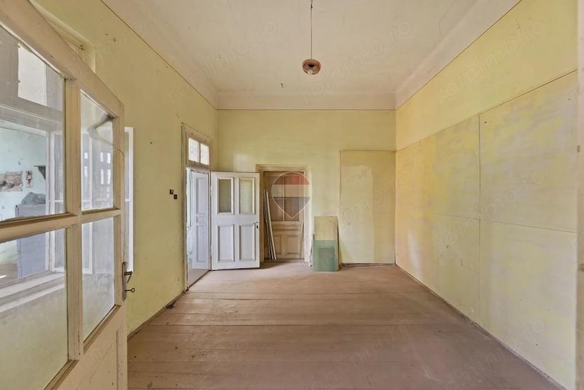 Casă cu 5 camere cu Teren 853 Mp în Ultracentral