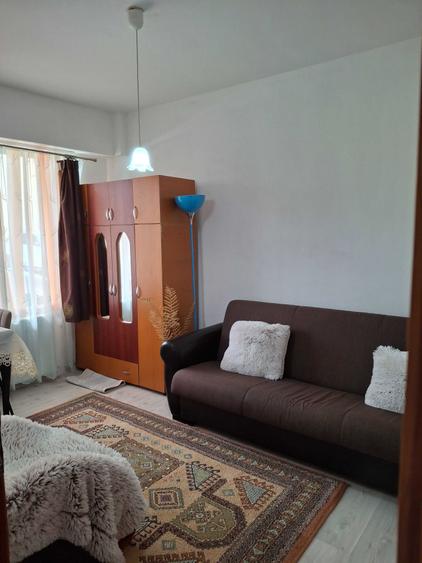 Garsonieră decomandată în Vișan