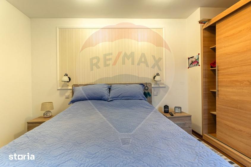 Casă cu 8 camere cu Teren 7150 Mp în Ozun