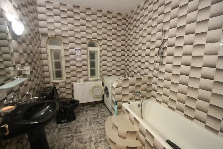 Apartament cu 2 camere decomandat în Soarelui