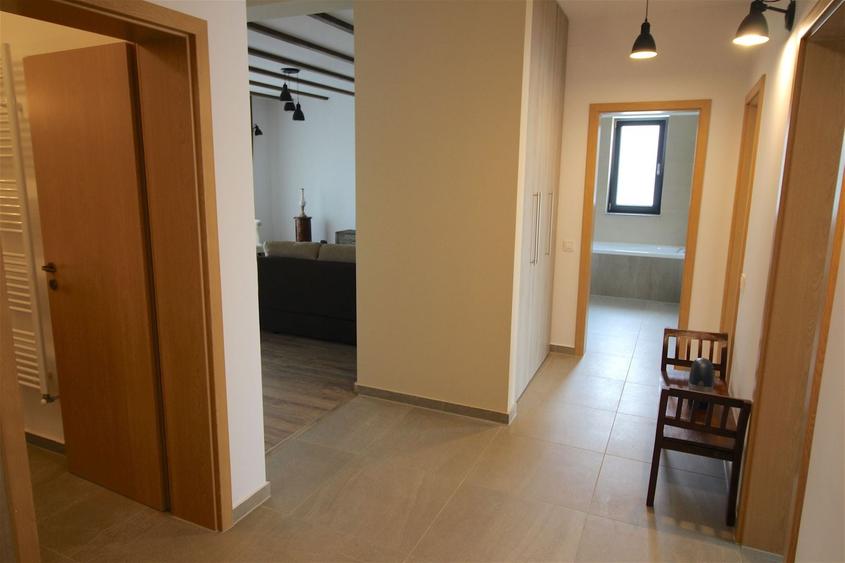 Apartament cu 3 camere decomandat, mobilat în Nord