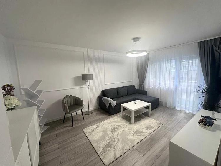 Apartament cu 2 camere semidecomandat, mobilat în Tineretului