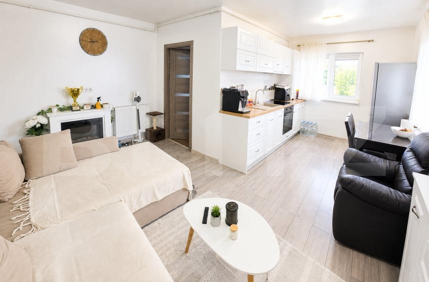 Apartament cu 2 camere semidecomandat, mobilat în Independenței