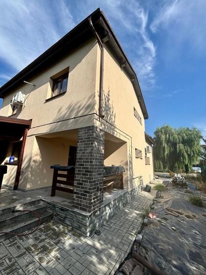 Casă cu 4 camere în Corbeanca