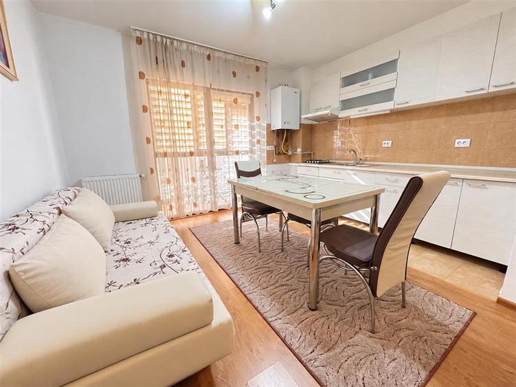 Apartament cu 2 camere semidecomandat, mobilat în Exterior Sud