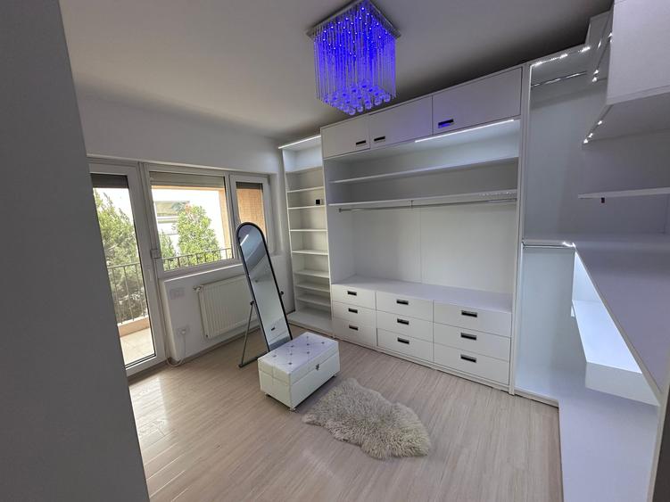 Duplex cu 5 camere cu Teren 277 Mp în Central