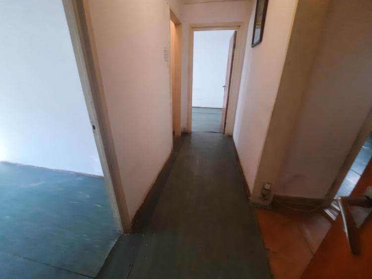Apartament cu 3 camere decomandat în Berceni