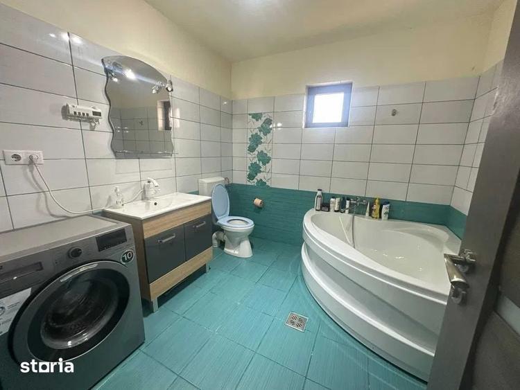 Casă cu 4 camere decomandat cu Teren 688 Mp în Unirii