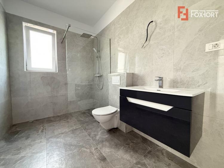 Duplex cu 4 camere cu Canalizare în Săcălaz