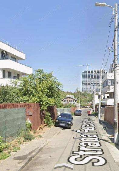 Teren de 172 mp, în Petricani