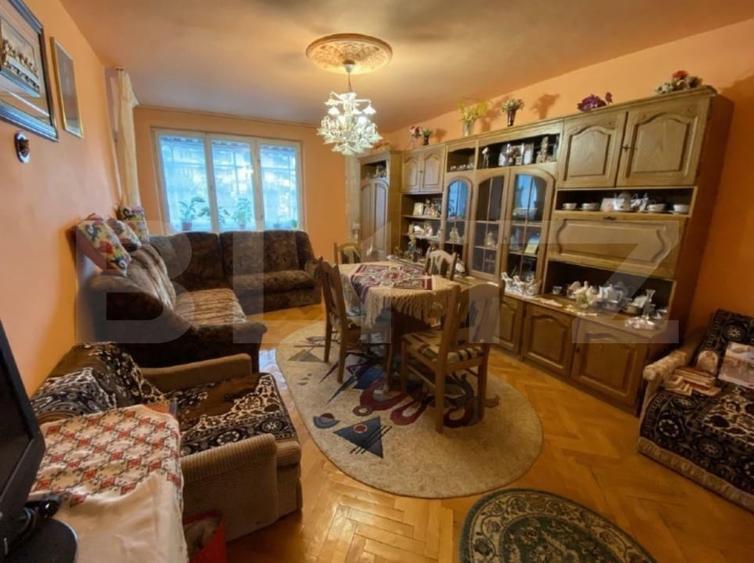 Apartament cu 3 camere decomandat, mobilat în 22 Decembrie