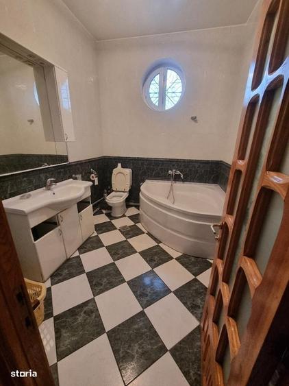 Casă cu 4 camere în Ultracentral
