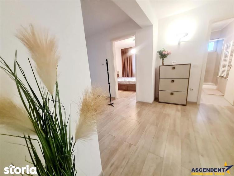 Apartament cu 3 camere decomandat, mobilat în Tractorul