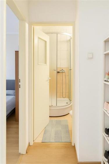 Apartament cu 4 camere decomandat în Nufărul