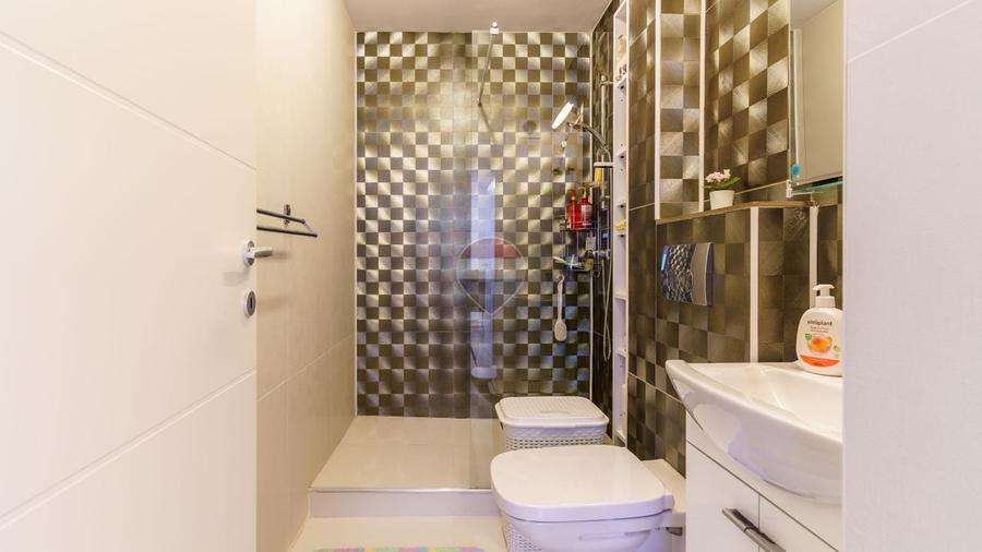 Apartament cu 3 camere semidecomandat, mobilat în Mănăștur