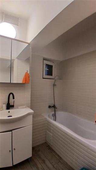 Apartament cu 3 camere decomandat, mobilat în Basarabia
