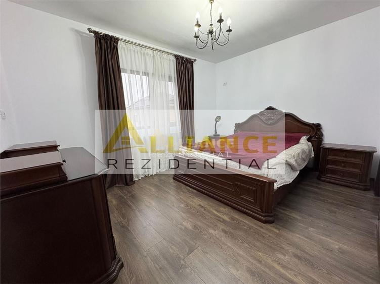 Casă individuală cu 4 camere decomandat cu Canalizare în Central