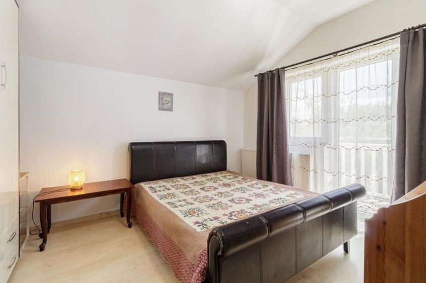 Casă cu 5 camere cu Teren 2253 Mp în Tâncăbești