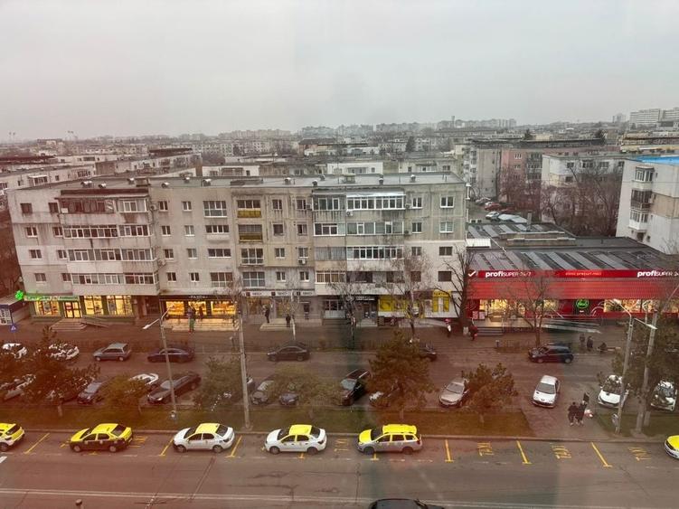 Apartament cu 2 camere decomandat în Malu Roșu