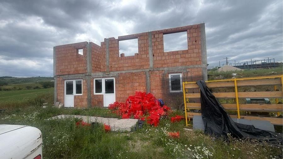 Teren de 2500 mp, în Hereclean