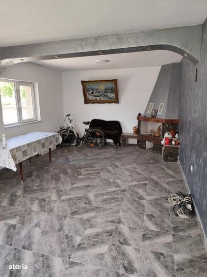 Casa spatioasa cu 800 mp teren, foisor si toate utilitatile, in Bals - 11