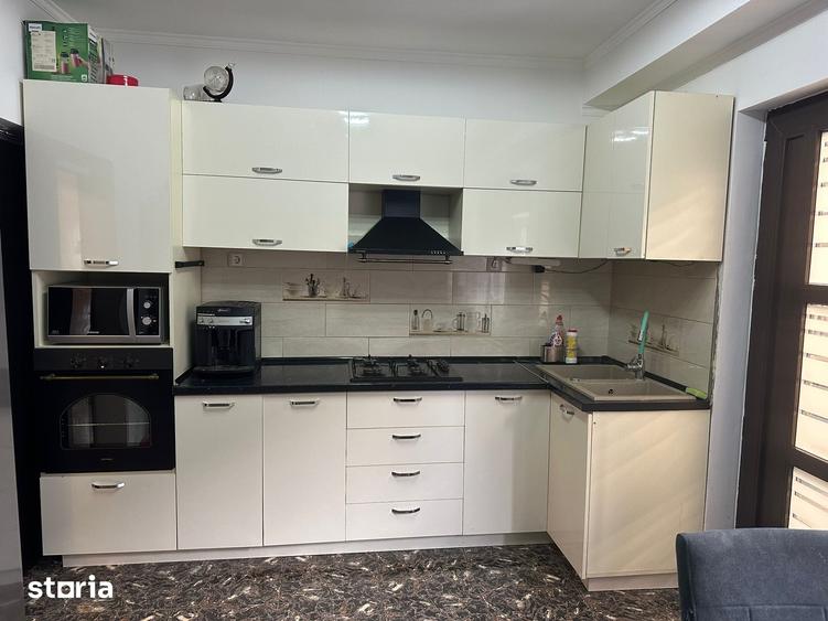 Casă cu 5 camere cu Teren 231 Mp în Tuzla