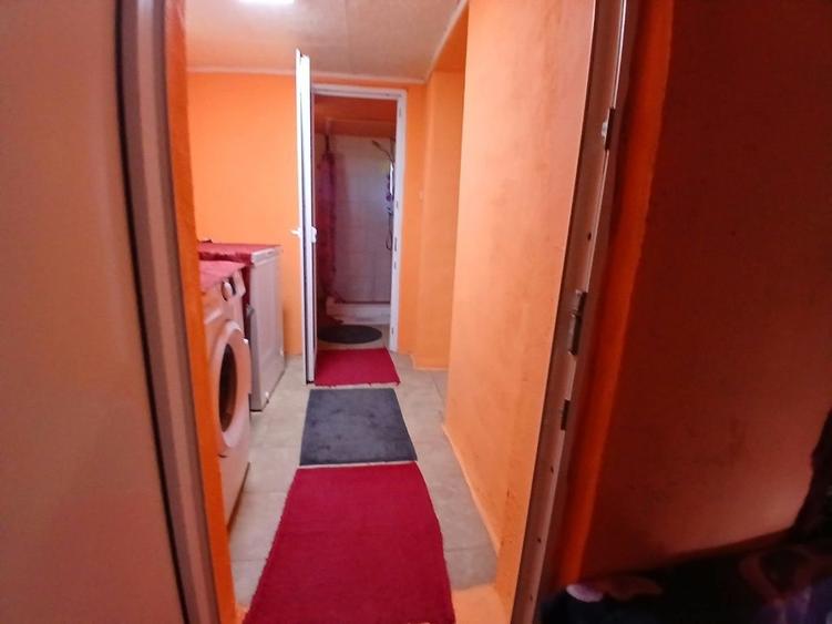 Casă cu 4 camere în Roșia