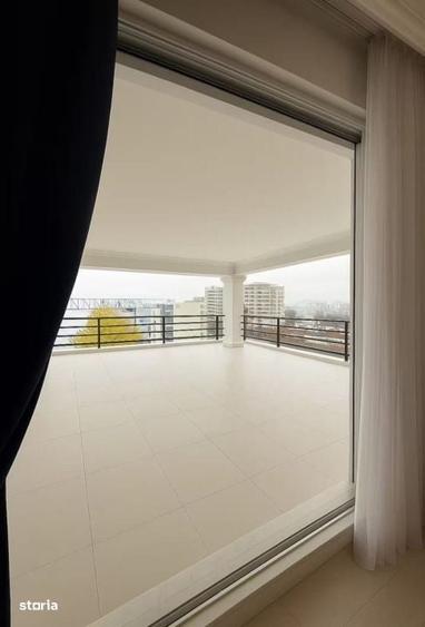 Apartament cu 4 camere în 1 Mai