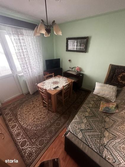 De vanzare apartament cu 2 camere decomandat,etajul 1,Dealul Florilor - 2