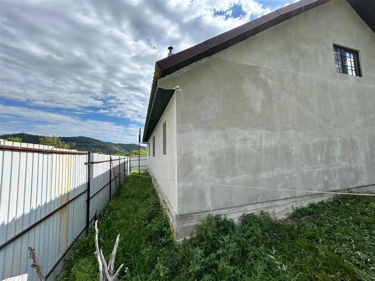 Casă individuală cu 6 camere cu Teren 3426 Mp în Vrâncioaia