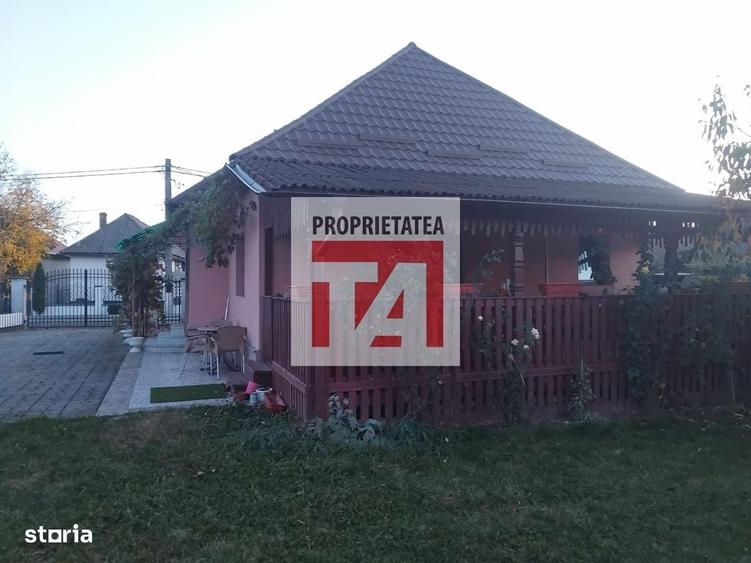 Casă cu 3 camere în Lăpuș