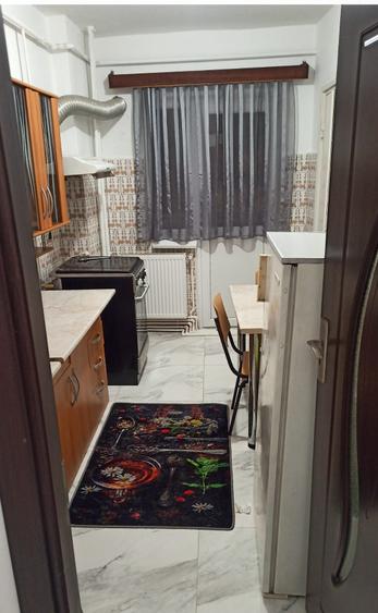 Apartament cu 2 camere decomandat în Crâng