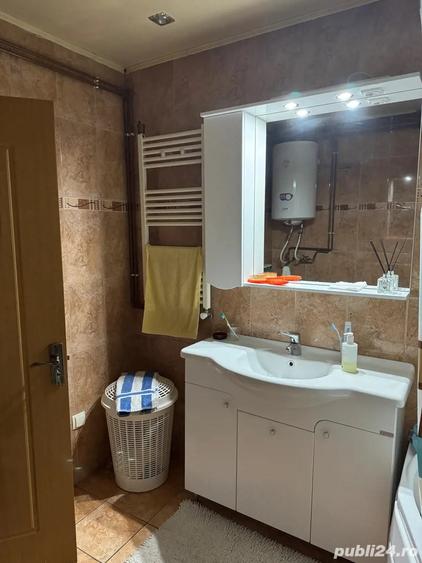 Casă cu 5 camere în Central