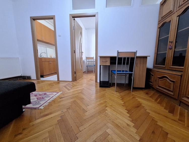 Apartament cu 2 camere nedecomandat, mobilat în Complex Studențesc