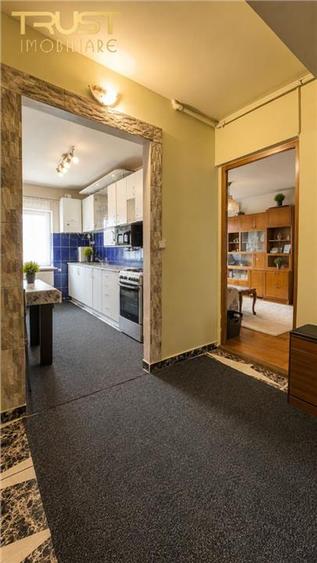 Apartament cu 4 camere semidecomandat în Baciu
