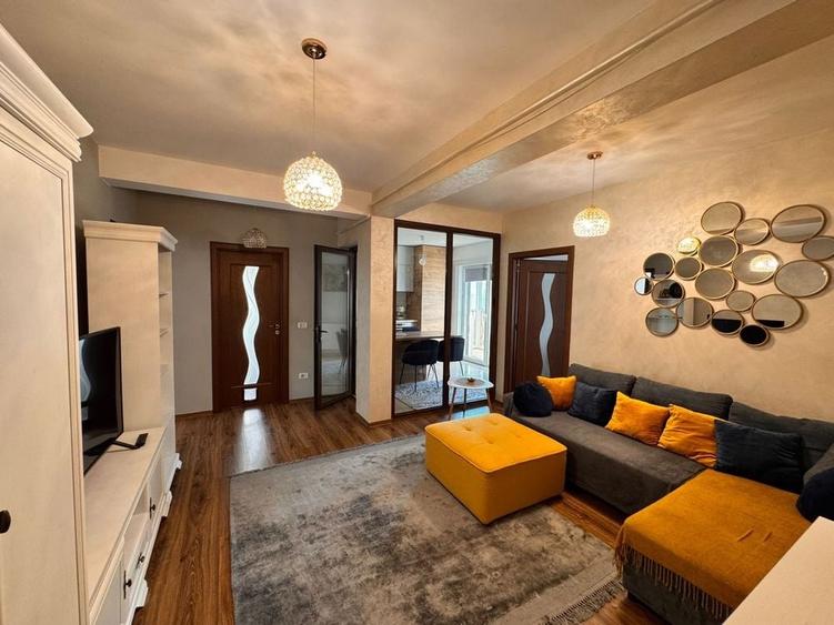 Apartament cu 3 camere semidecomandat în Valea Lupului
