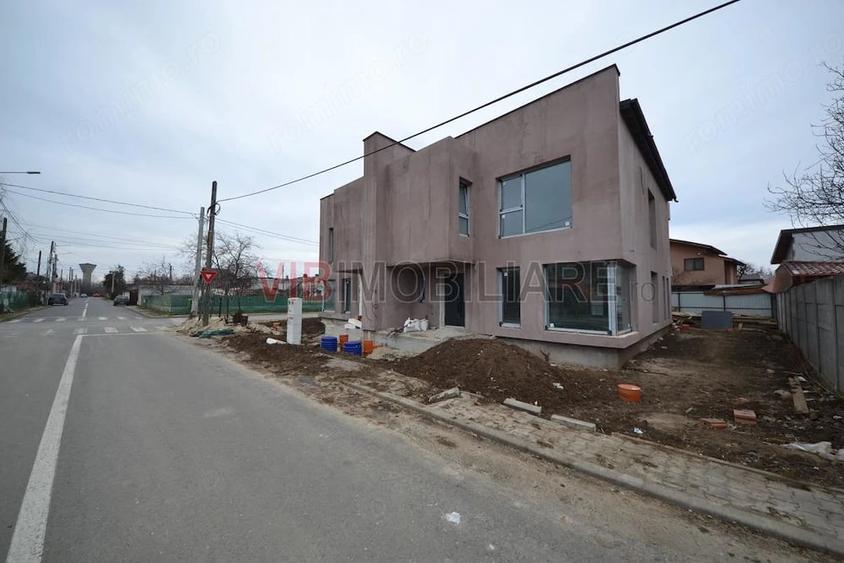 Casă cu Teren 240 Mp în Central
