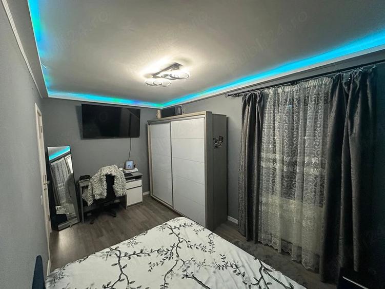 Apartament cu 3 camere semidecomandat în Central