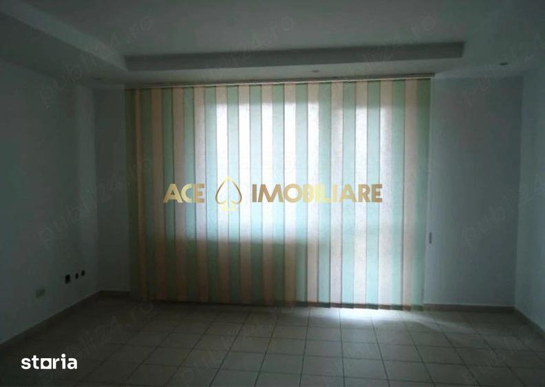 Casă cu 7 camere cu Teren 220 Mp în Vitan